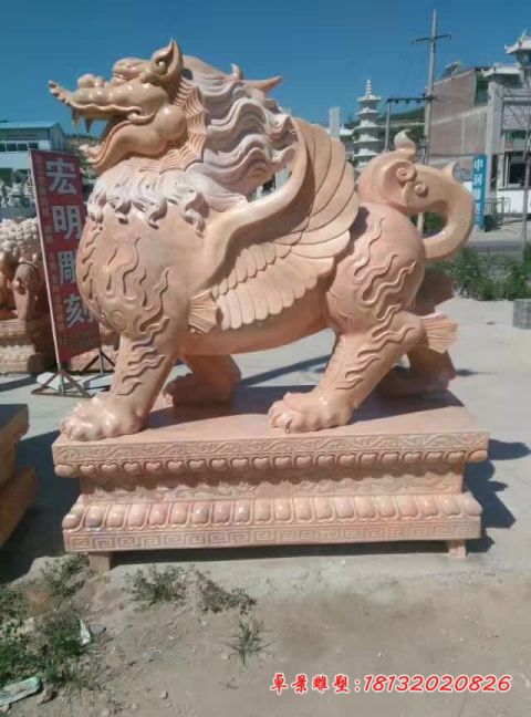 晚霞红展翅石雕麒麟