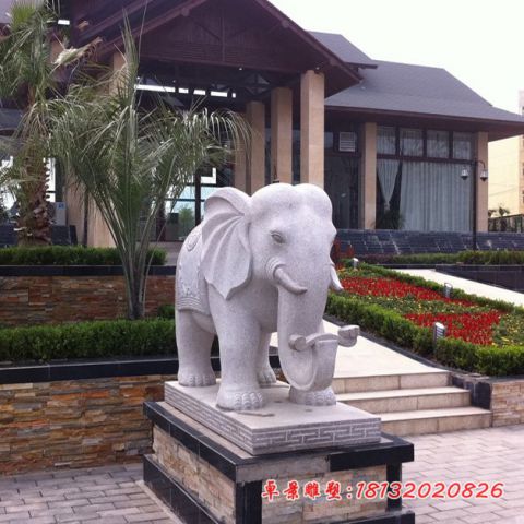 别墅门前如意大象石雕