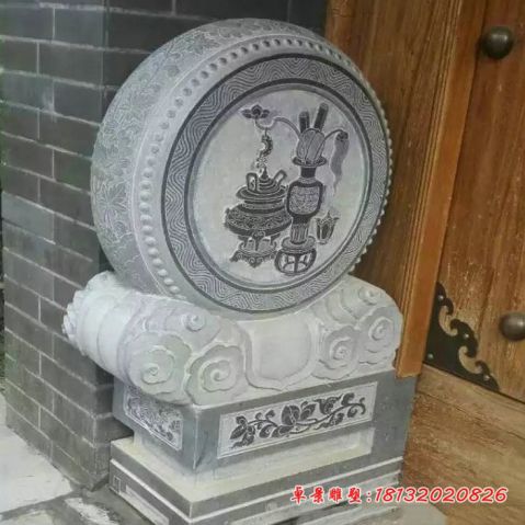 法器浮雕石门墩