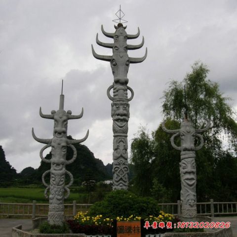 广场图腾柱石雕