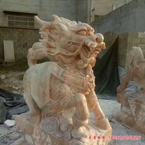 晚霞红门前镇宅石麒麟