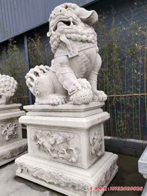 大理石门前南方狮子石雕