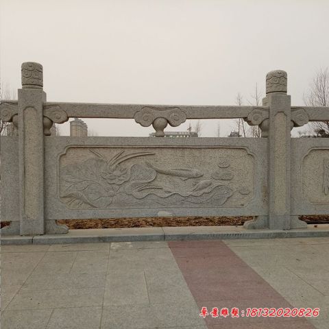 花岗岩莲花鲤鱼浮雕石栏板