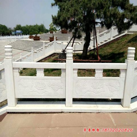 广场汉白玉荷花浮雕石栏板