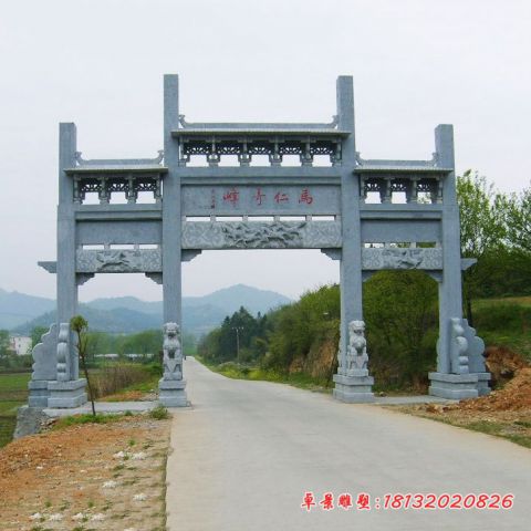 景区青石三门冲天牌坊石雕