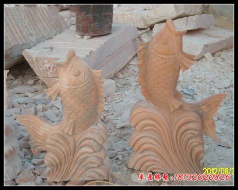 公园晚霞红喷水鲤鱼石雕