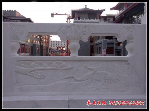 松树仙鹤浮雕石雕栏板