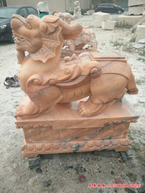 门前立式晚霞红貔貅