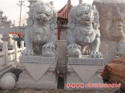 仿古踩球北京狮子石雕