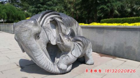公园动物母子石雕大象