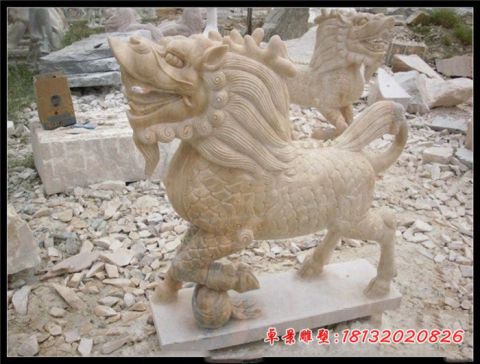 门前晚霞红踩球麒麟