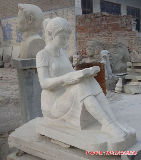 校园人物看书学生石雕