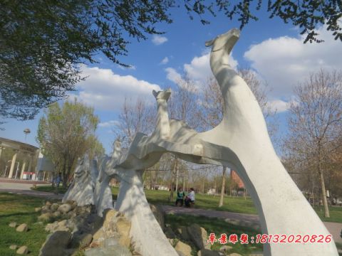 公园动物抽象鹿石雕