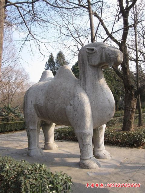 公园抽象骆驼石雕