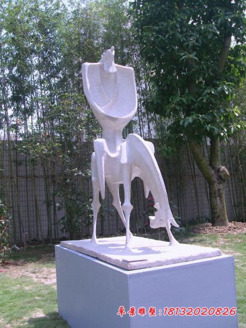 公园抽象骑马人物石雕