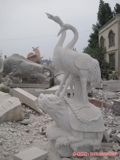 景区龙龟丹顶鹤石雕