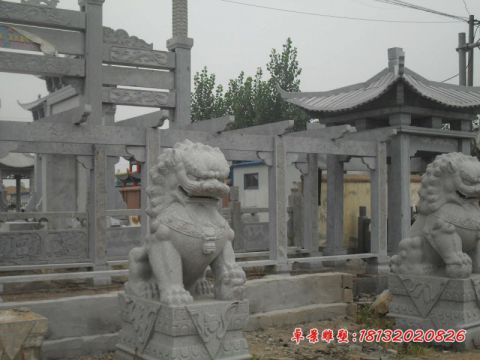 门前仿古石狮子