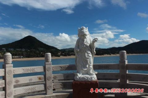 汉白玉龙王神像石雕