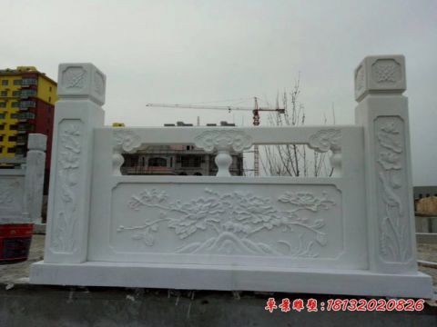 汉白玉牡丹浮雕栏板石雕