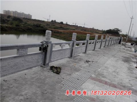 鲤鱼荷花浮雕河道栏板石雕