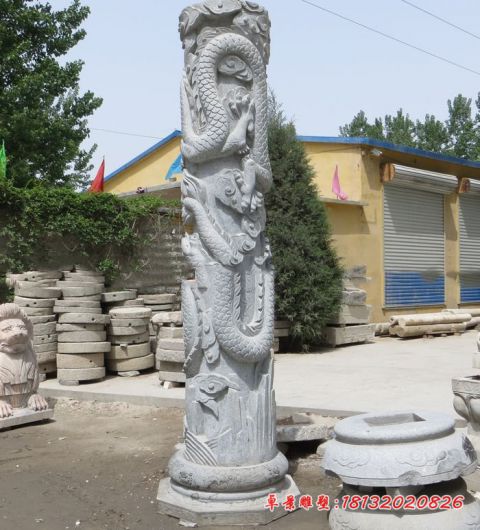 大理石广场石龙柱