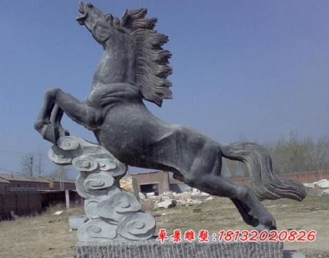 广场青石仿古马踏祥云石雕