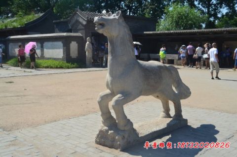 公园动物小马石雕