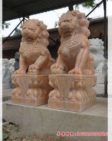 晚霞红看门狮子石雕