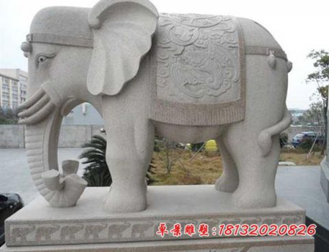 门口鼻卷如意大象石雕