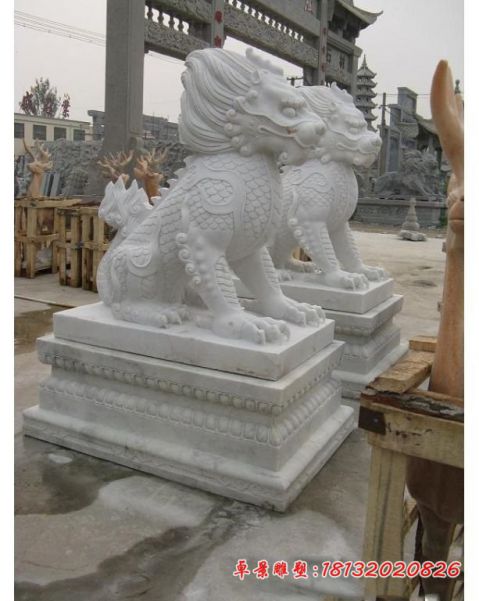 门口坐式汉白玉麒麟