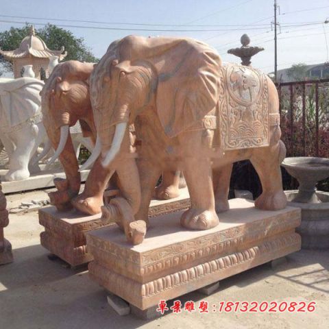 吉祥如意晚霞红门前大象石雕