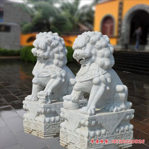 门前大理石狮子雕塑