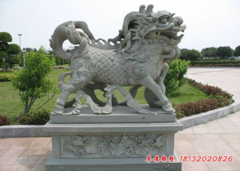 大理石立式镇宅麒麟石雕