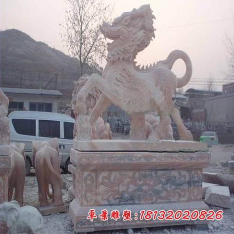 门口晚霞红镇宅石麒麟