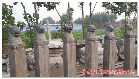 公园仿古十二生肖拴马柱