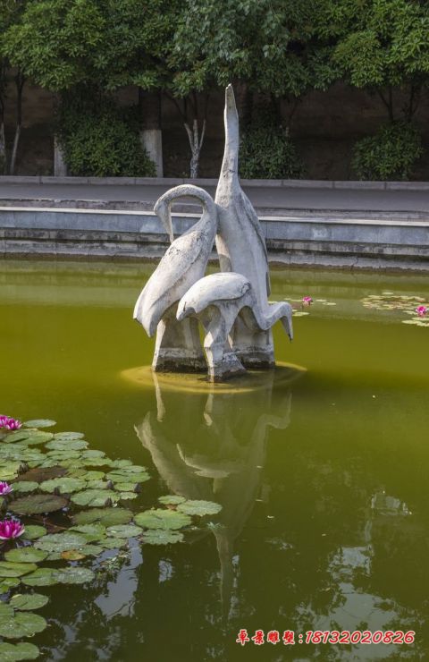 公园动物抽象石雕仙鹤