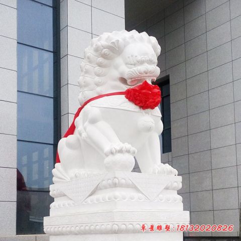 汉白玉小区门前北京狮石雕