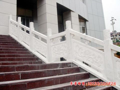 汉白玉荷花浮雕台阶石栏板