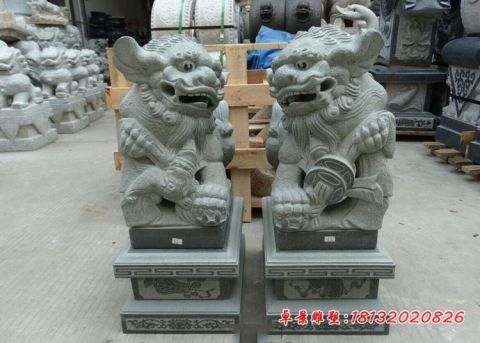门口青石仿古献钱狮石雕