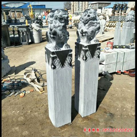 青石公园仿古狮子拴马柱