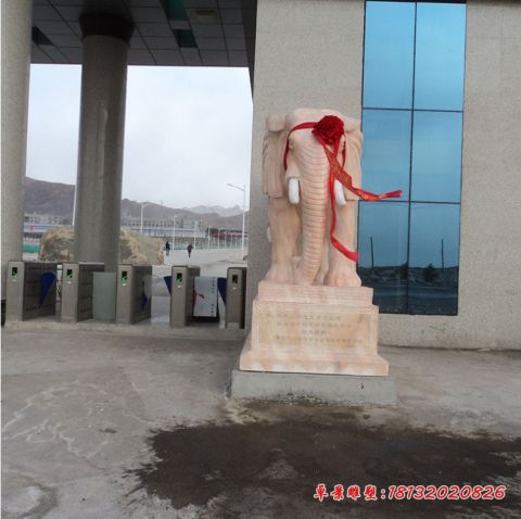 企业门口晚霞红大象雕塑