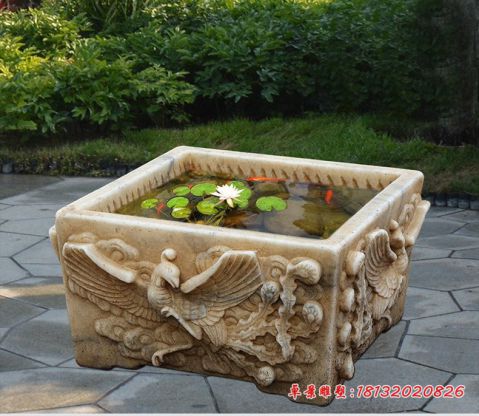 公园凤凰浮雕石水缸