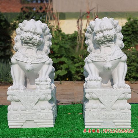 寺庙门前汉白玉石雕狮子