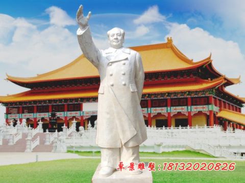 校园广场伟人石雕毛主席