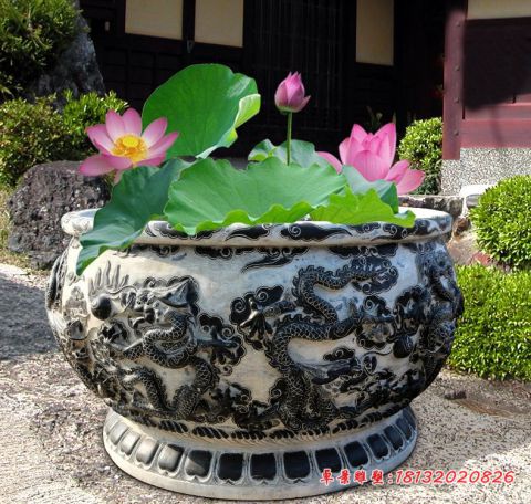 青石双龙戏珠浮雕石水缸