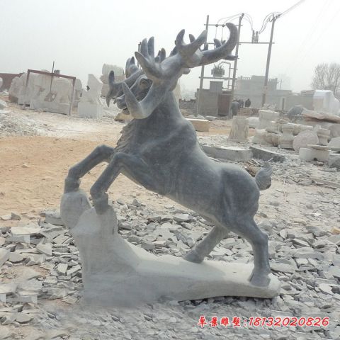 青石仿古驯鹿石雕
