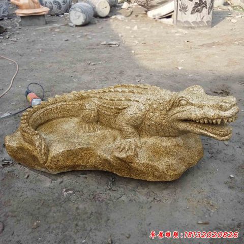 鳄鱼动物石雕