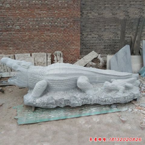 动物鳄鱼石雕