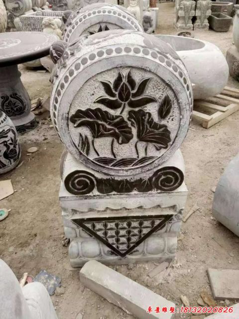 公园古代门墩石雕