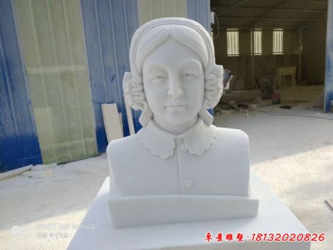 南丁格尔人物石雕